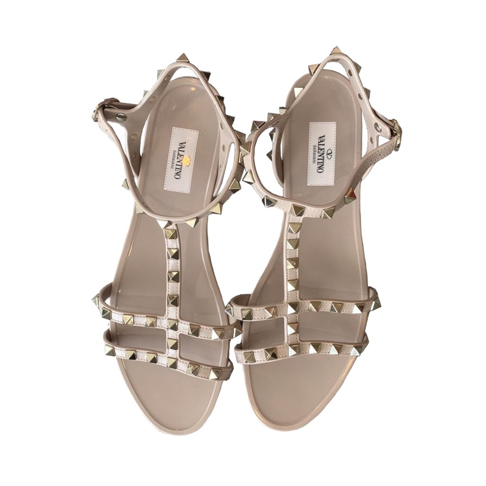 Valentino Garavani ROCKSTUD FLAT RUBBER SANDAL